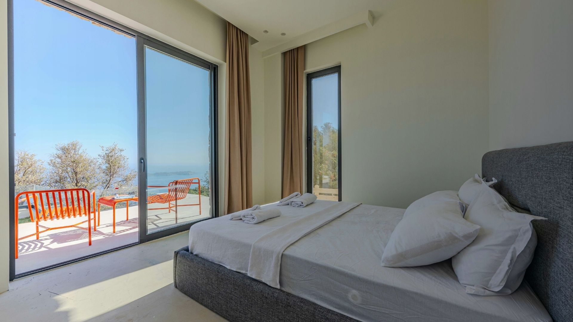 Menemen Giyotin Cam, Menemen Giyotin Cam Firmaları, İzmir Menemen Giyotin Cam Firmaları, Giyotin Cam Firmaları Menemen, Giyotin Cam Firmaları İzmir Menemen, Menemen Giyotin Cam Fiyatları